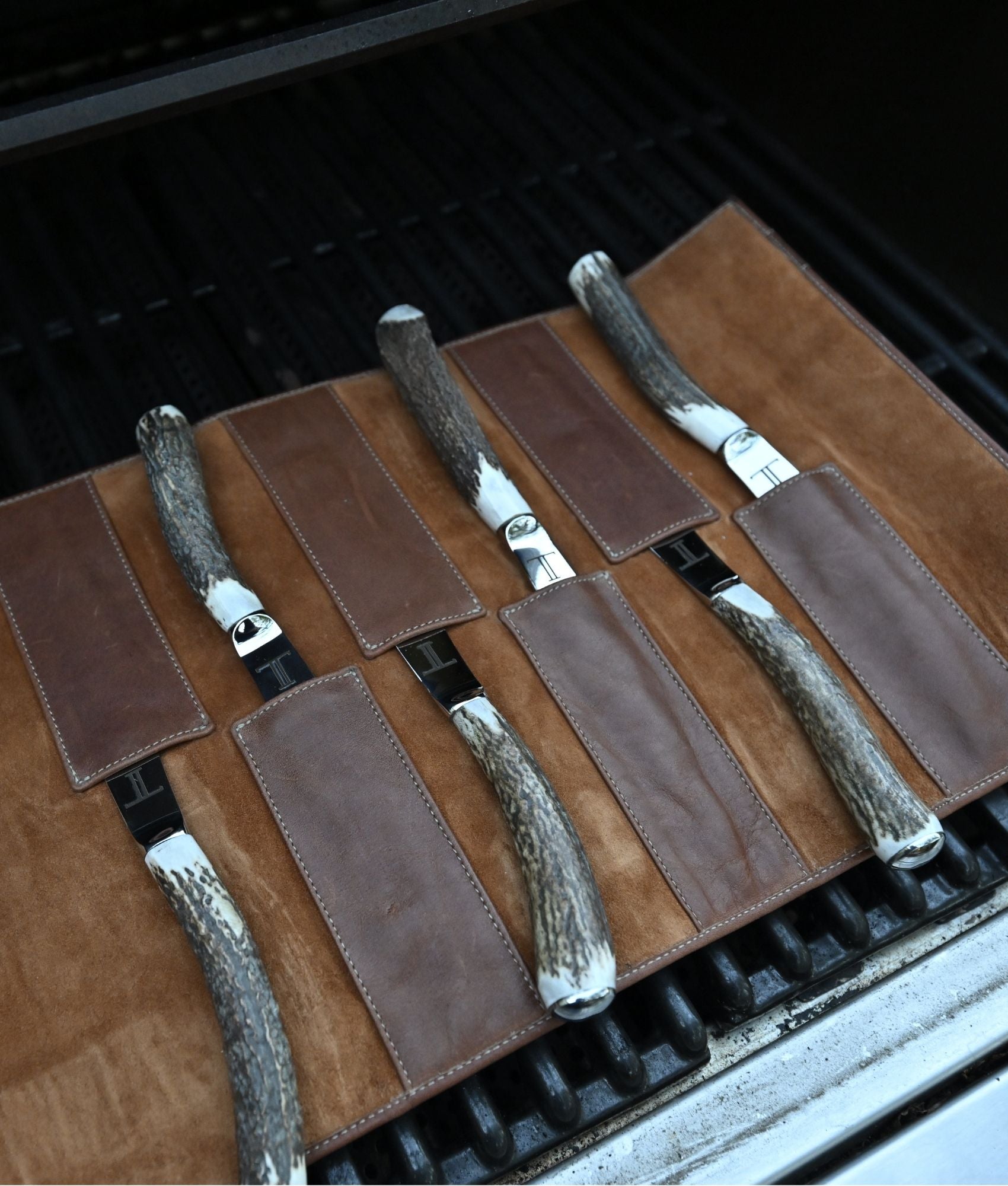 Steak Knife Carrier With Six Steak Knives :: Tan - Image 2