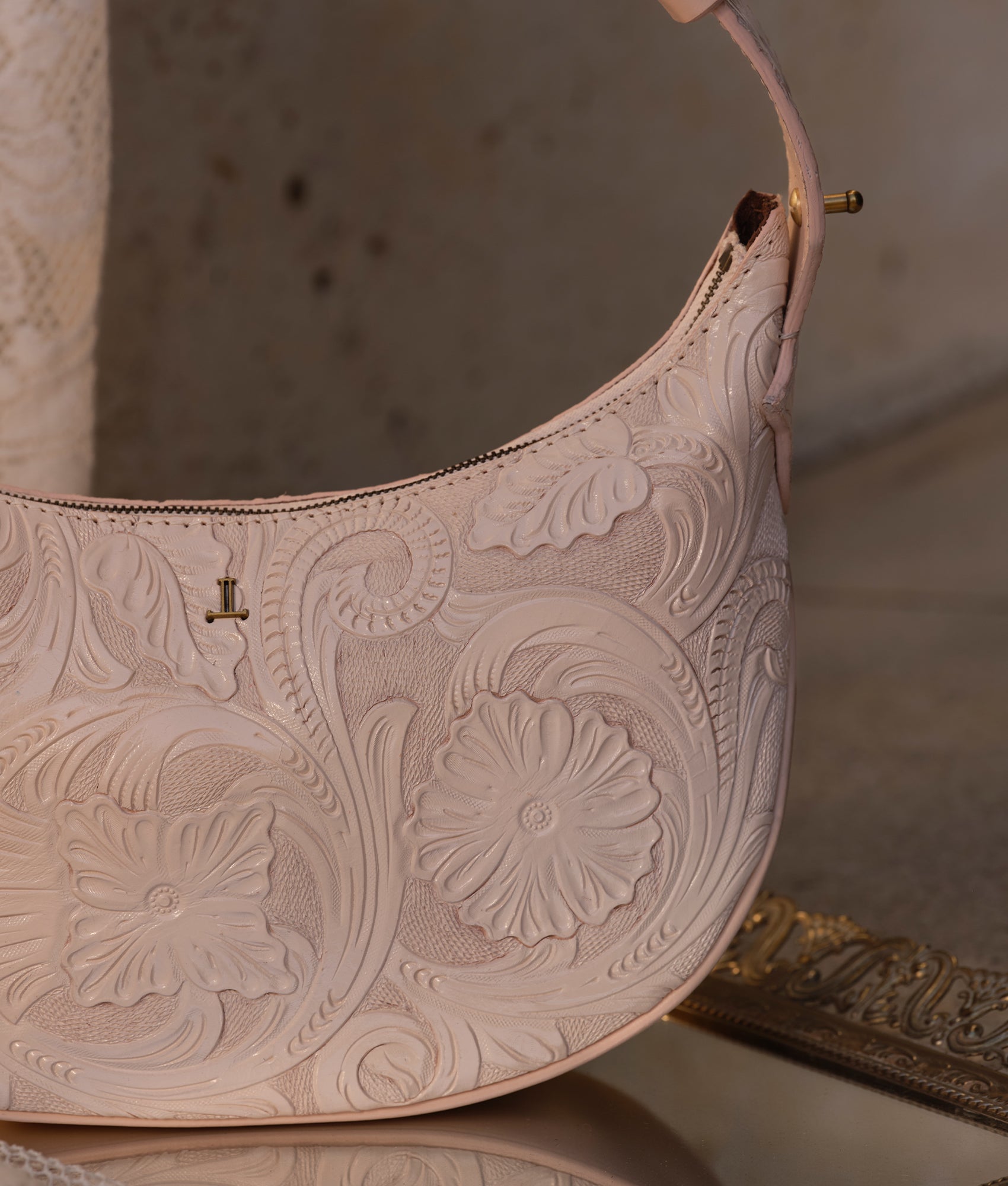 Intagliare Saddle Bag :: Blush - Image 9