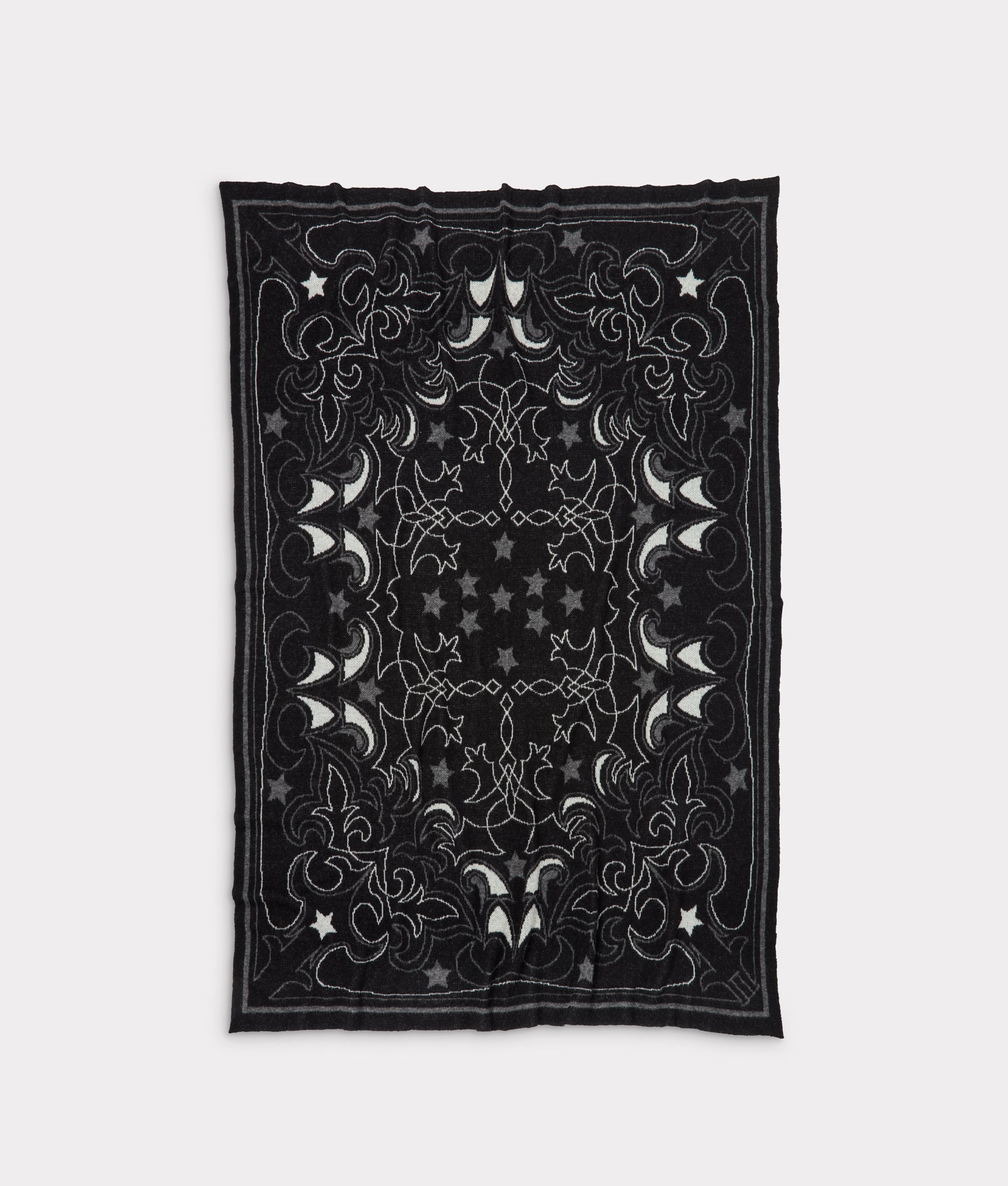The Lodge Blanket :: Black/ White