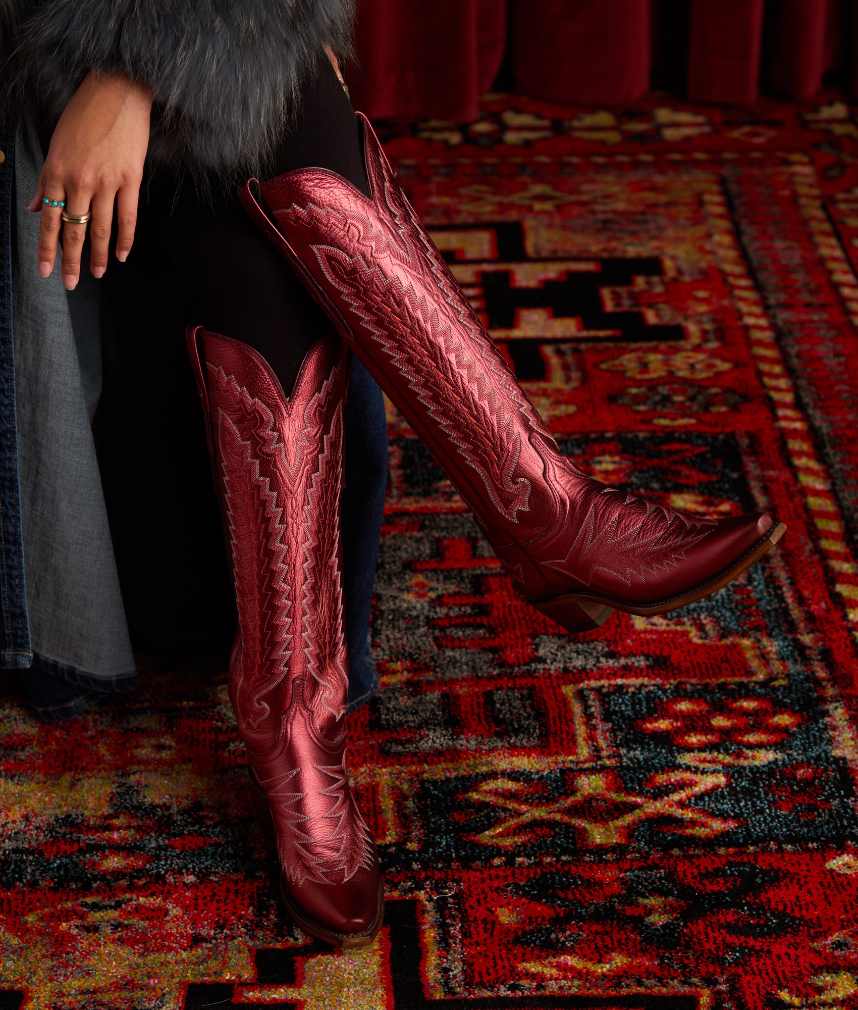 Priscilla :: Black Cherry Metallic - Image 3