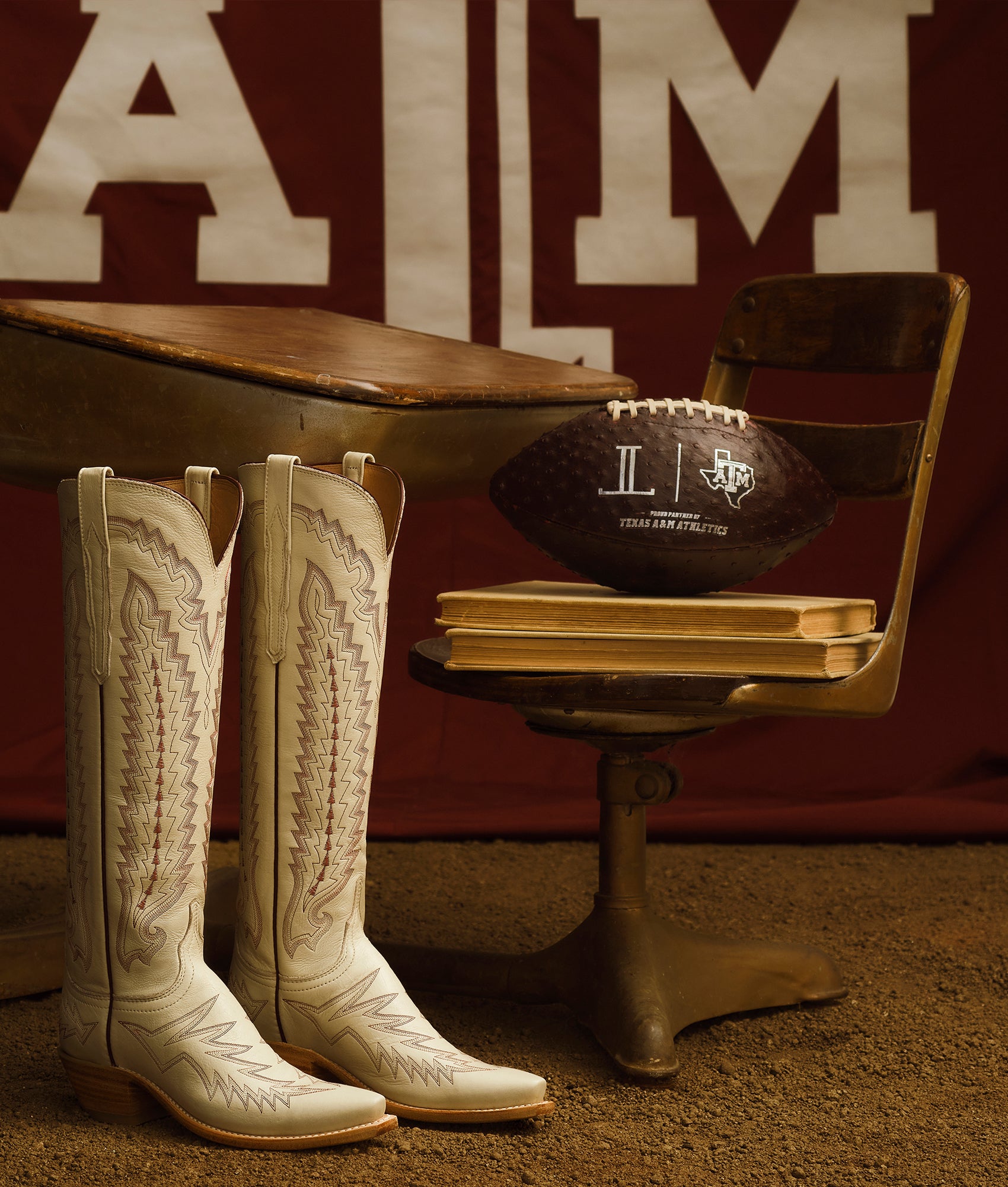 Priscilla :: Glitz Cream W/ Maroon Stitching - Image 9