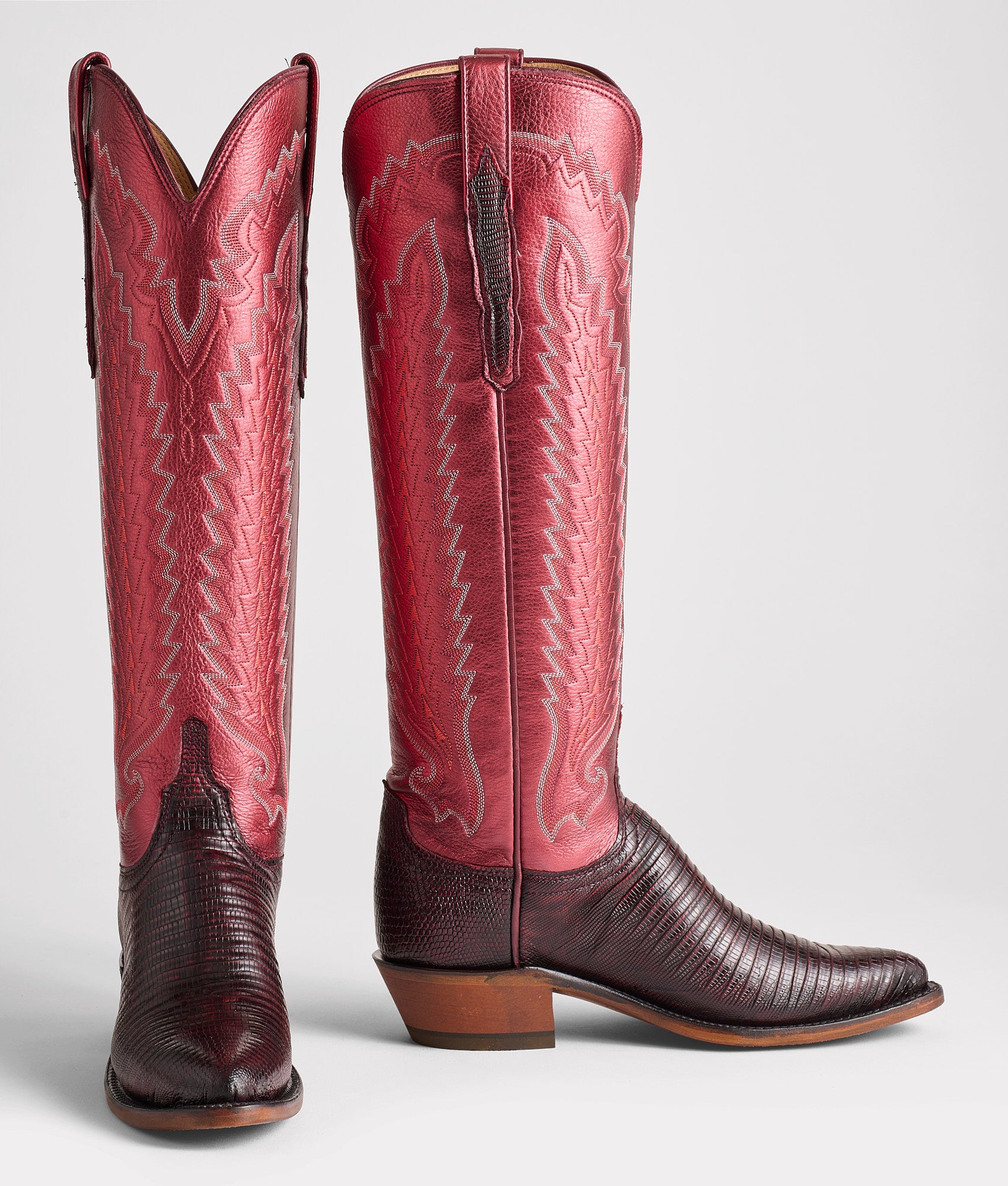 Priscilla Exotic :: Black Cherry - Image 2