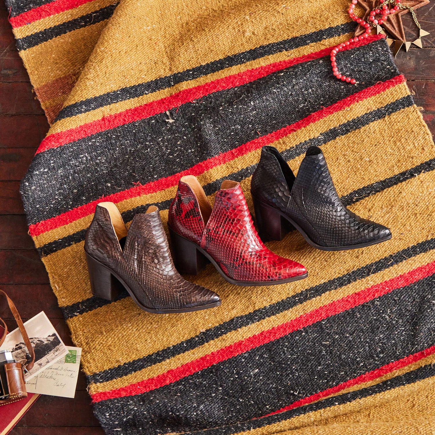 Alma Exotic :: Black - Image 3